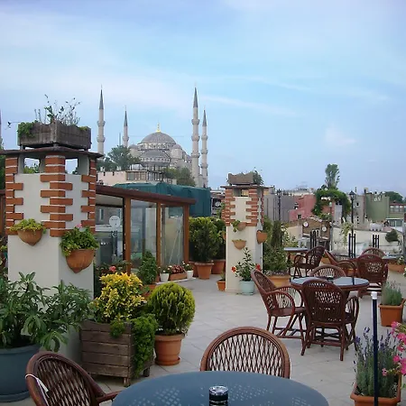 Hotel Artefes Old 4*