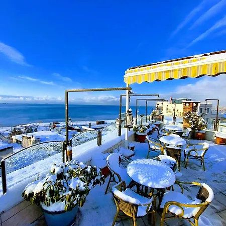 Artefes Old Hotel 3*