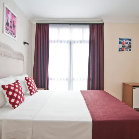 Artefes Old Hotel 3*