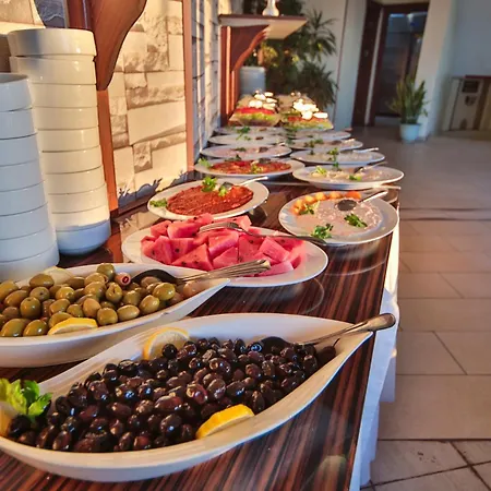 Artefes Old Hotel 3*