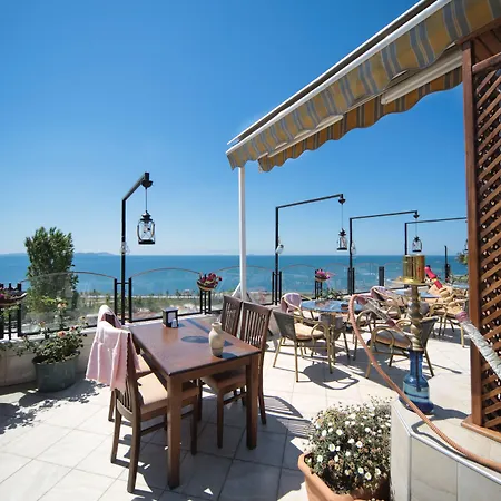 Artefes Old Hotel 3*