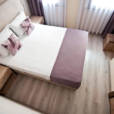 Отель Artefes Old 4*