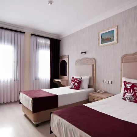 Artefes Old Отель