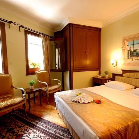 Artefes Old Hotel 3*