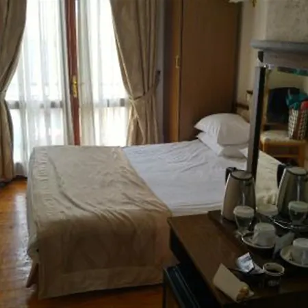 Artefes Old City& מלון 3*