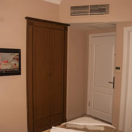 Artefes Old City& 3*
