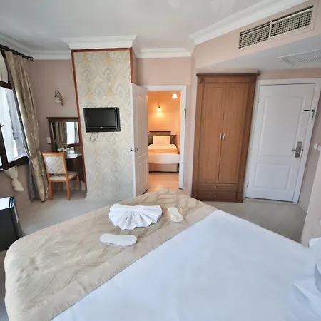 Artefes Old City& 3*