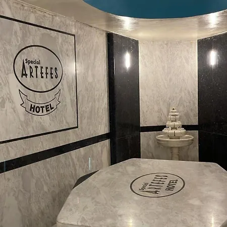 מלון Artefes Old City& 3*